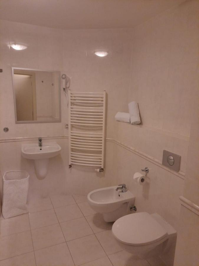 Apartman Nad Kolonadou Karlovy Vary Exterior photo